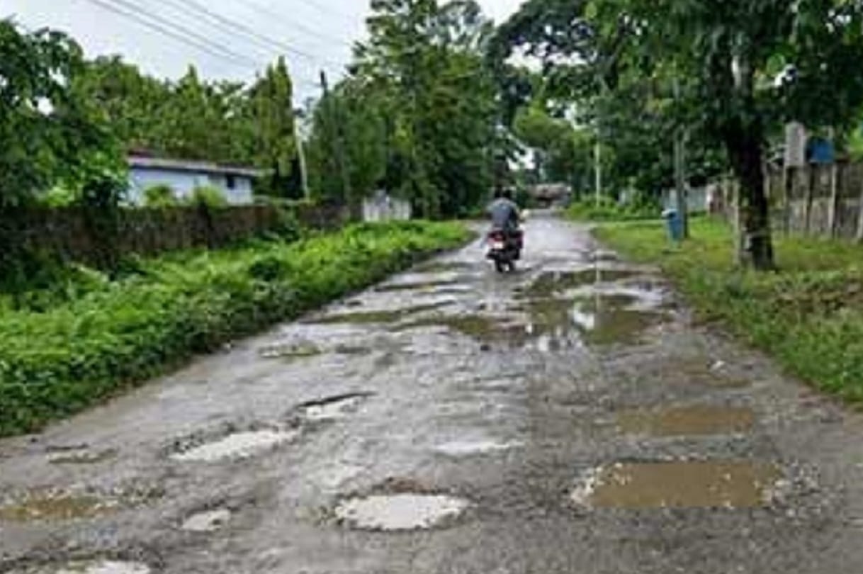 UP: Strict instructions to complete 50 percent work of pothole-free roads by October 15