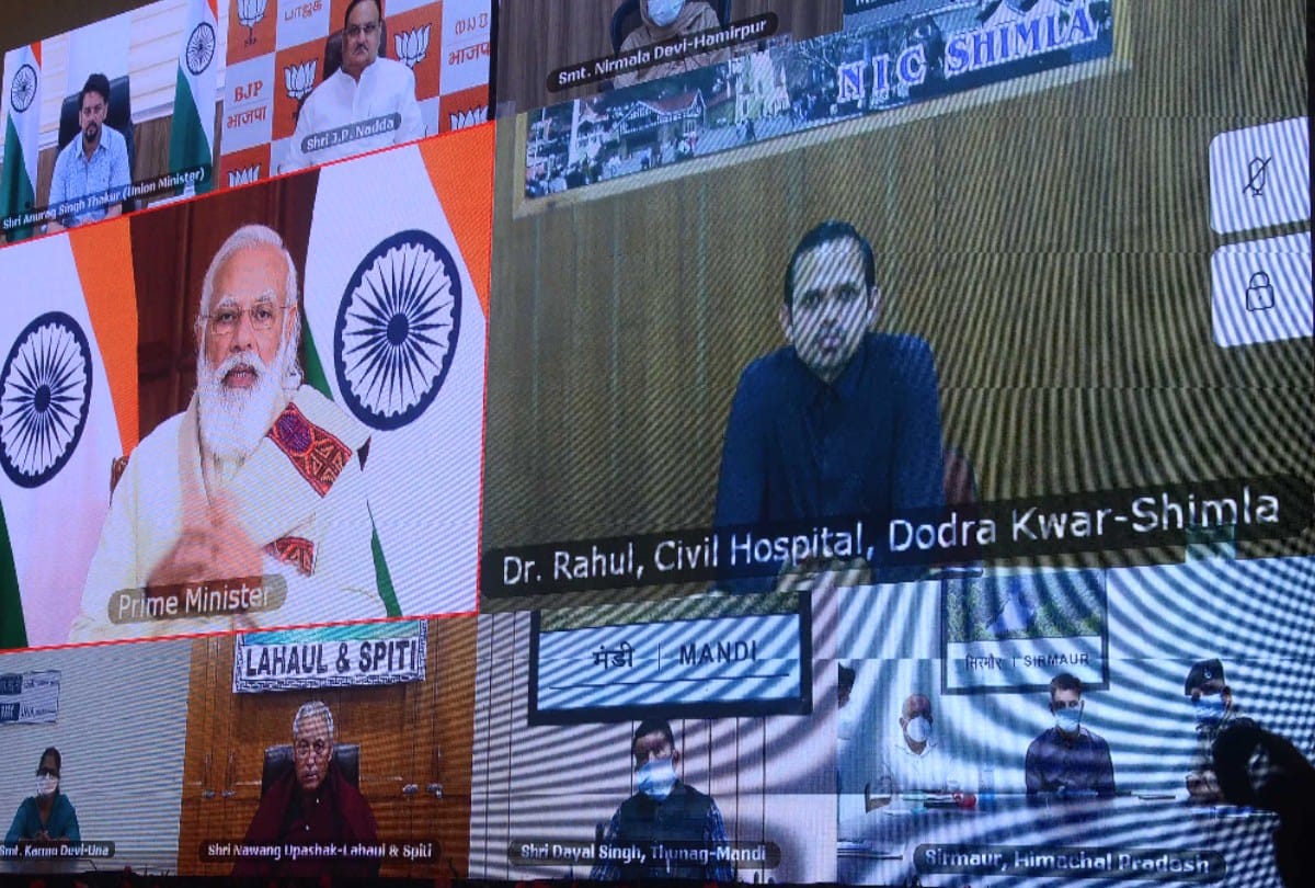 pm narendra modi samvad with health workers and covid vaccine first dose beneficiaries, vaccine delivered by wire span in Malana