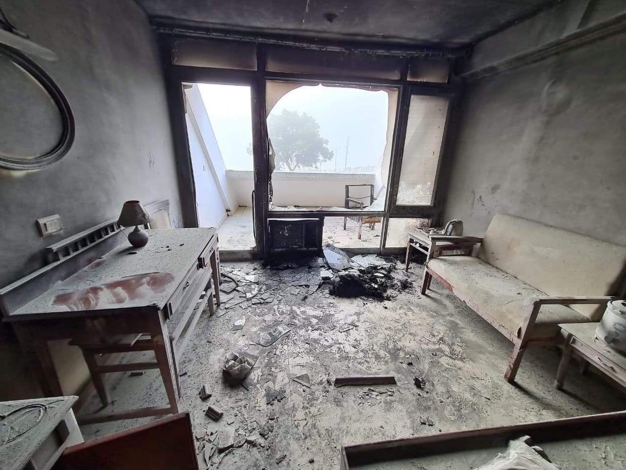 Fire caused by short circuit in AC, tourists escaped and saved their lives