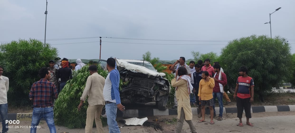 at sixlane highway truck and car collided
