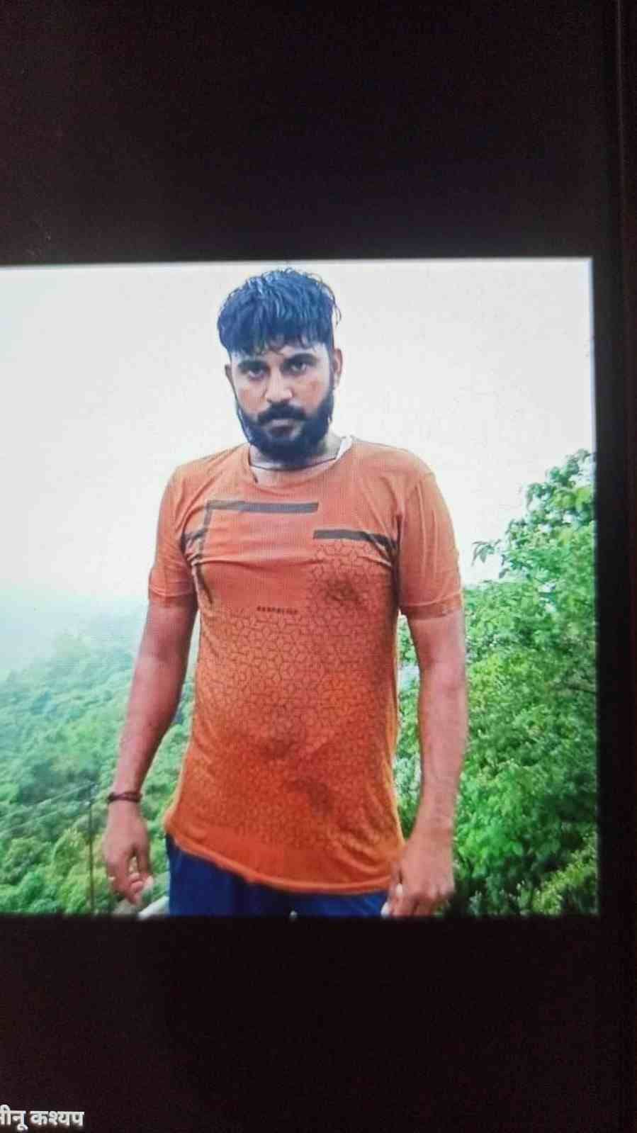 Tired of quarrel, couple swallows poison, husband dies, wife's condition is critical