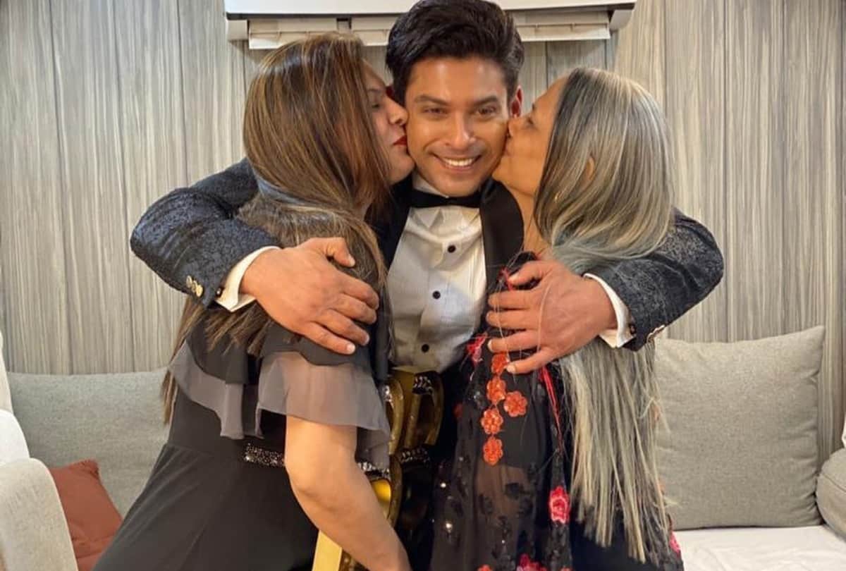 top news Akshay Kumar mother Aruna Bhatia in ICU and Siddharth Shukla family issued statement