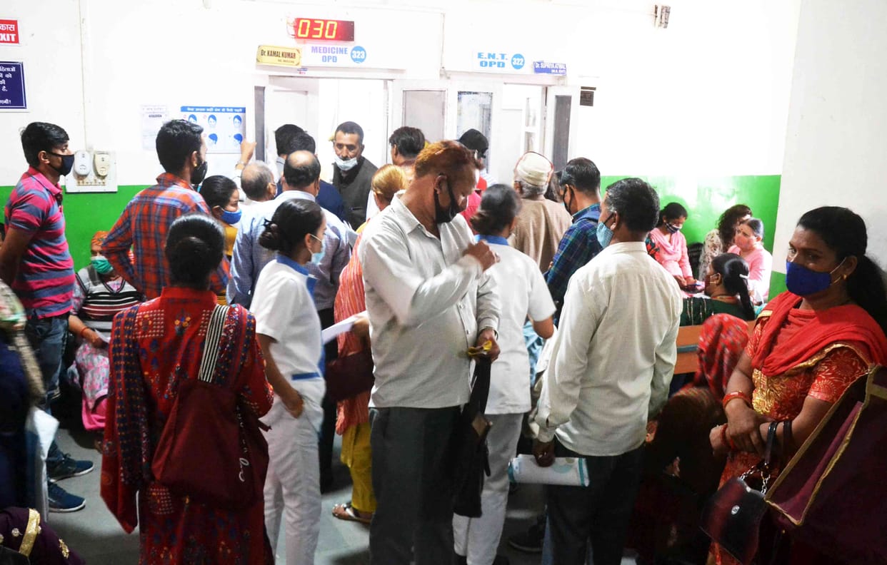 People thronged to hospital after holiday in Solan