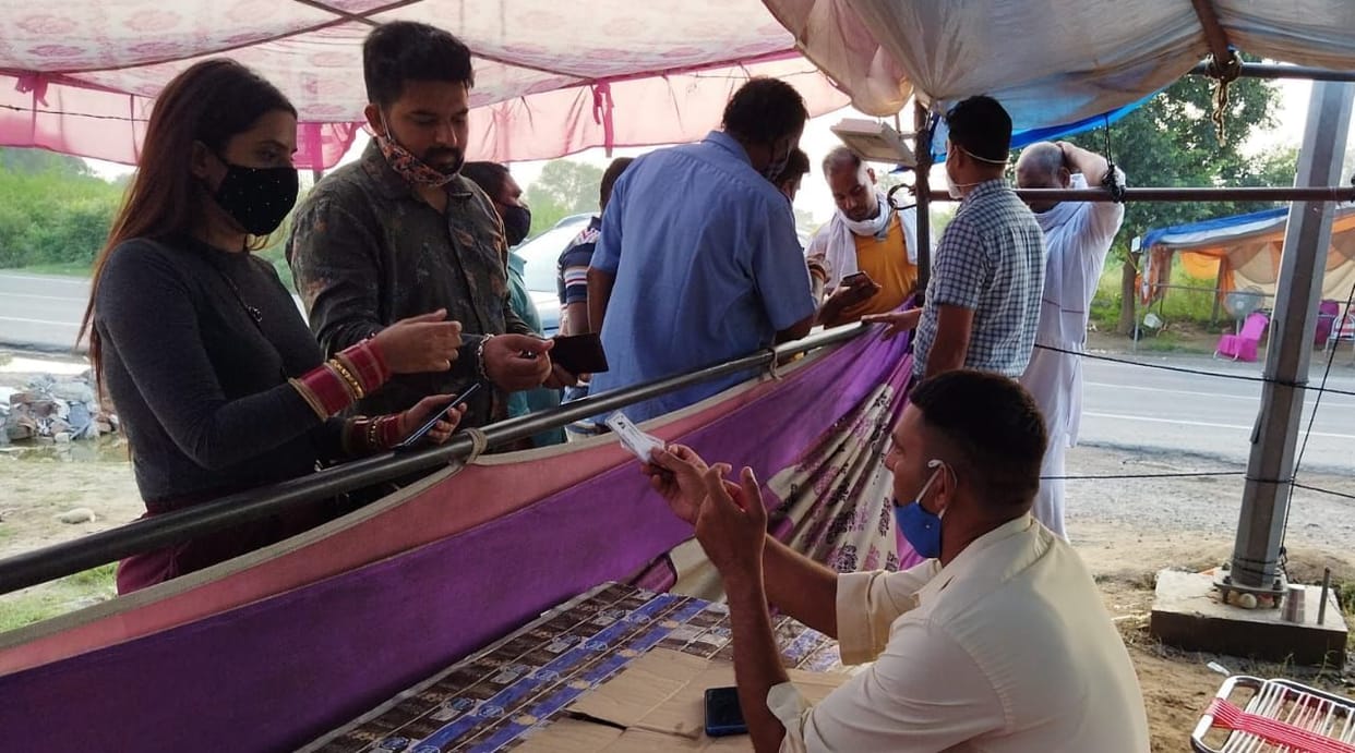 People trying to enter Himachal without dose and e-pass