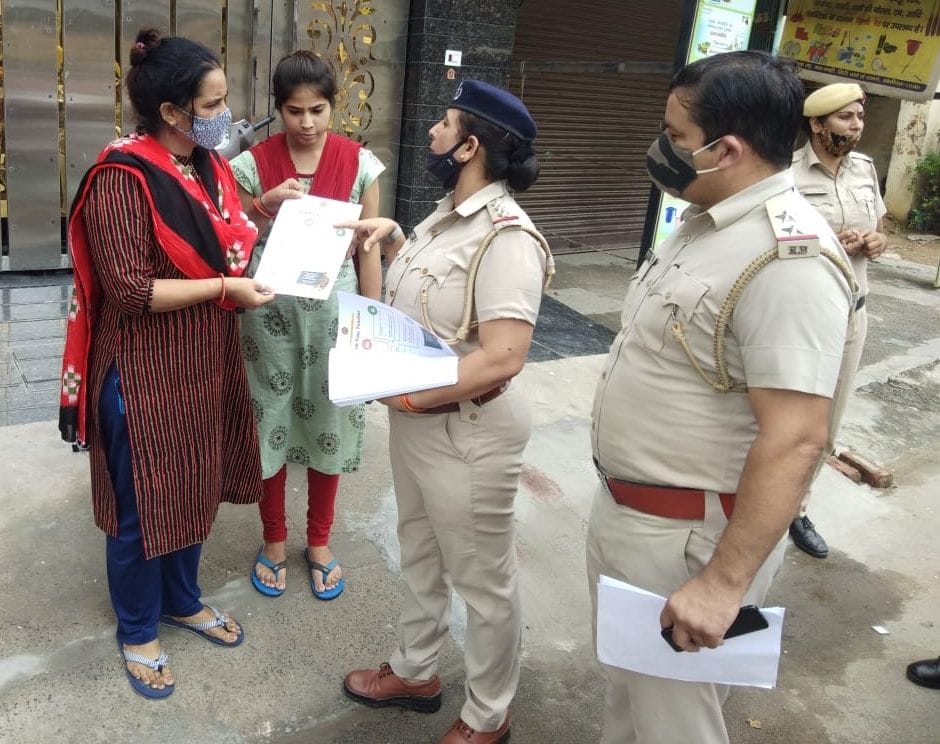 Policemen gave lessons on Teachers Day, don't let young children drive vehicles, be their friends