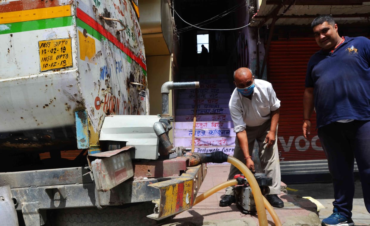 Water tanker in Solan priced rupees one thousand for 2500 litres