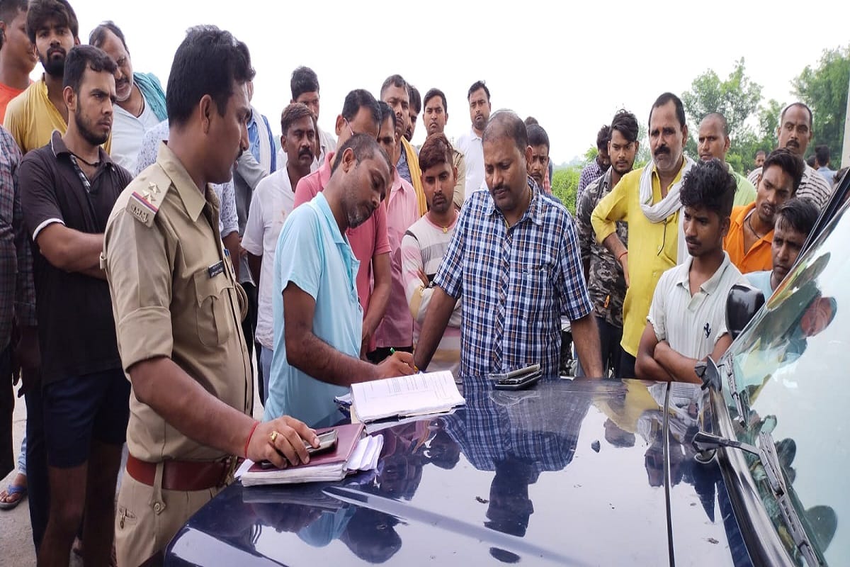 Sensation in village after recoverd dead body of  missing youth in ghazipur  police engaged in investigation