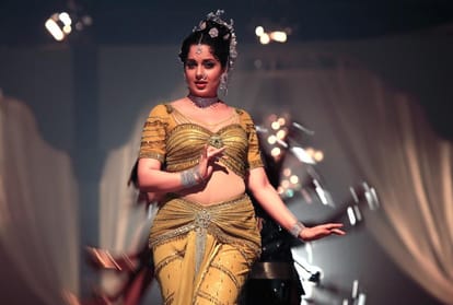 Thalaivii Review in Hindi by Pankaj Shukla Kangna Ranaut A L Vijay Arvind Swami Nassar Raja Arora