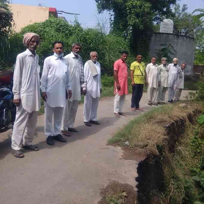 Soil erosion in Dayoli Tapariyan of Karsoli Gullervala panchayat a threat to road