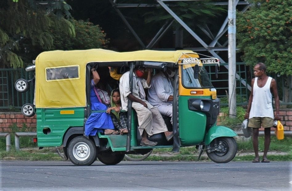 Driver is not recognized, traveling in auto is not safe even during night and day