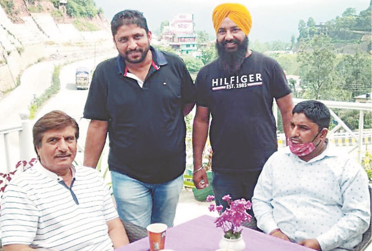 actor raj babbar and actress poonam dhillon movie shooting in Solan himachal pradesh
