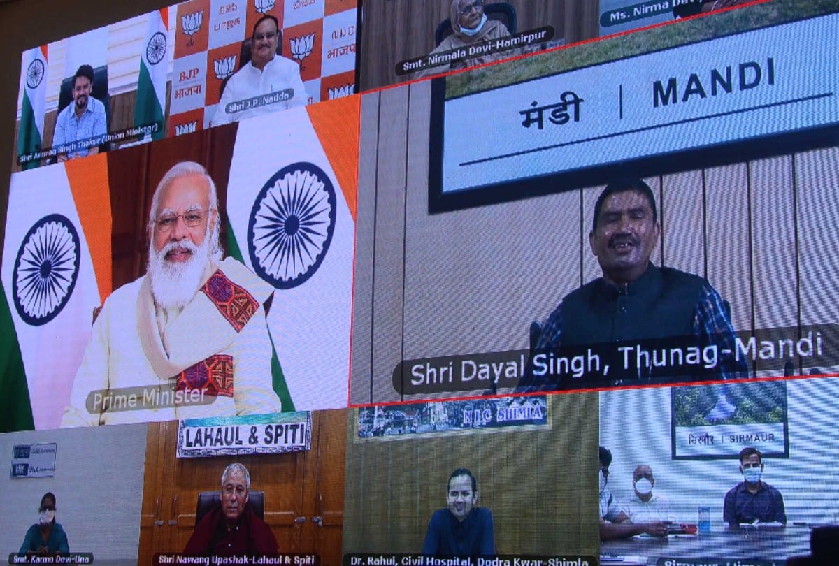 pm narendra modi samvad with health workers and covid vaccine first dose beneficiaries, vaccine delivered by wire span in Malana