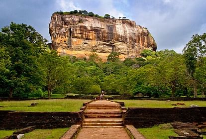 Srilanka best tourist spot to visit Sigiriya Rock