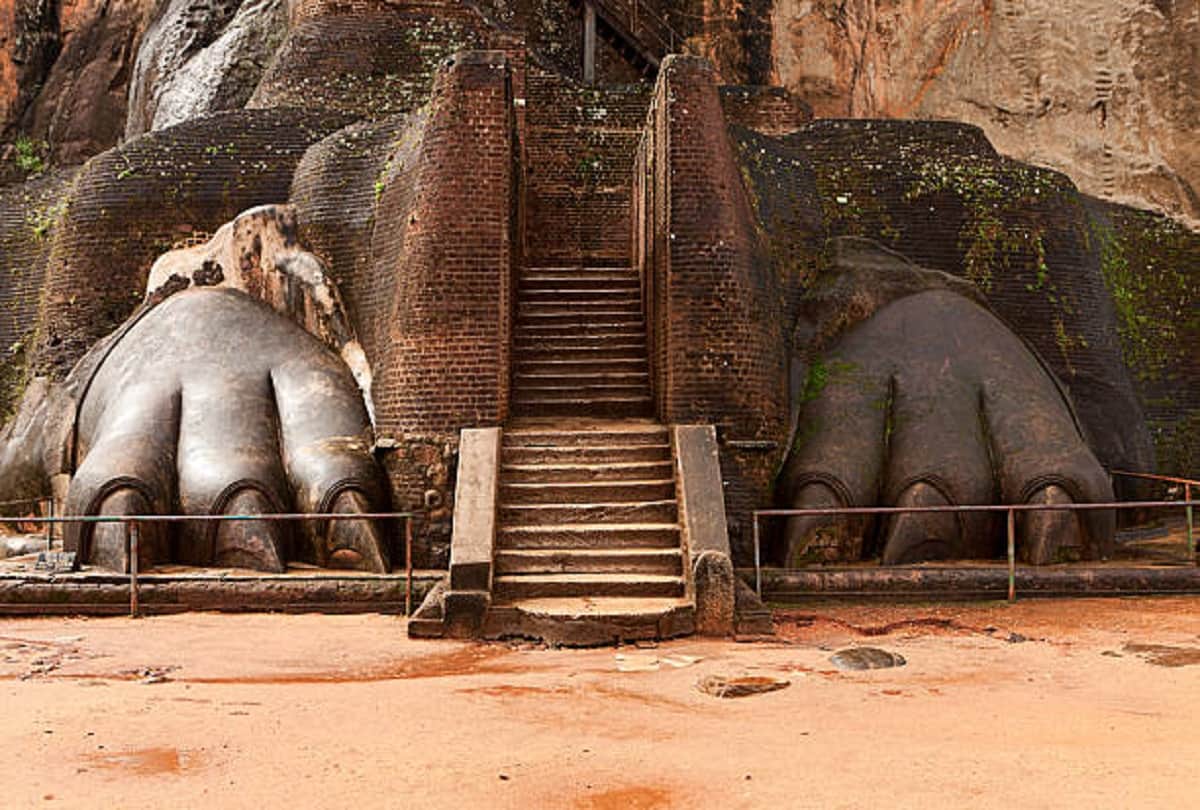 Srilanka best tourist spot to visit Sigiriya Rock
