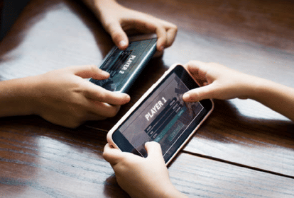 Online Game Effect: मोबाइल गेम बच्चों के दिमाग पर हावी, नींद में कह रहे, 'धांय-धांय' Online game addiction affecting brain of children in Gorakhpur