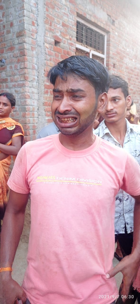 etawah news,Theft of lakhs including cash and jewelery in two houses