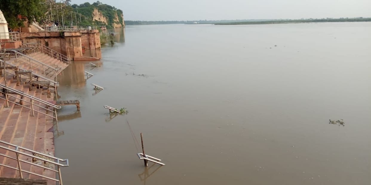 The rising water level in the Ganges again became a cause of trouble