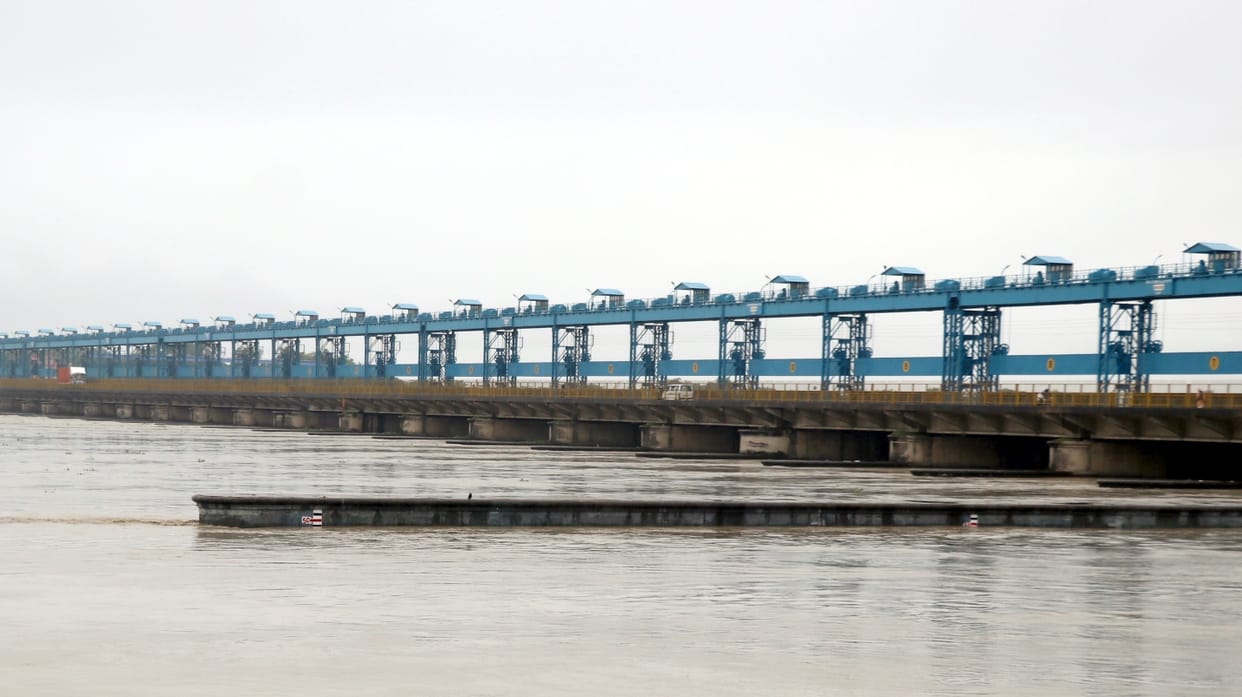 Traffic will run through new bridge, barrage will become tourist destination