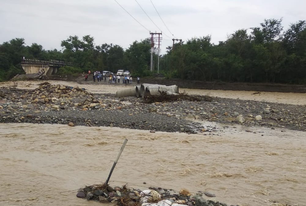 Rishikesh-Dehradun Highway: 300 Meters Alternate Route on Jakhan river Destroy after Heavy Rainfall Photos