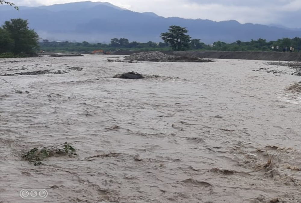 Rishikesh-Dehradun Highway: 300 Meters Alternate Route on Jakhan river Destroy after Heavy Rainfall Photos