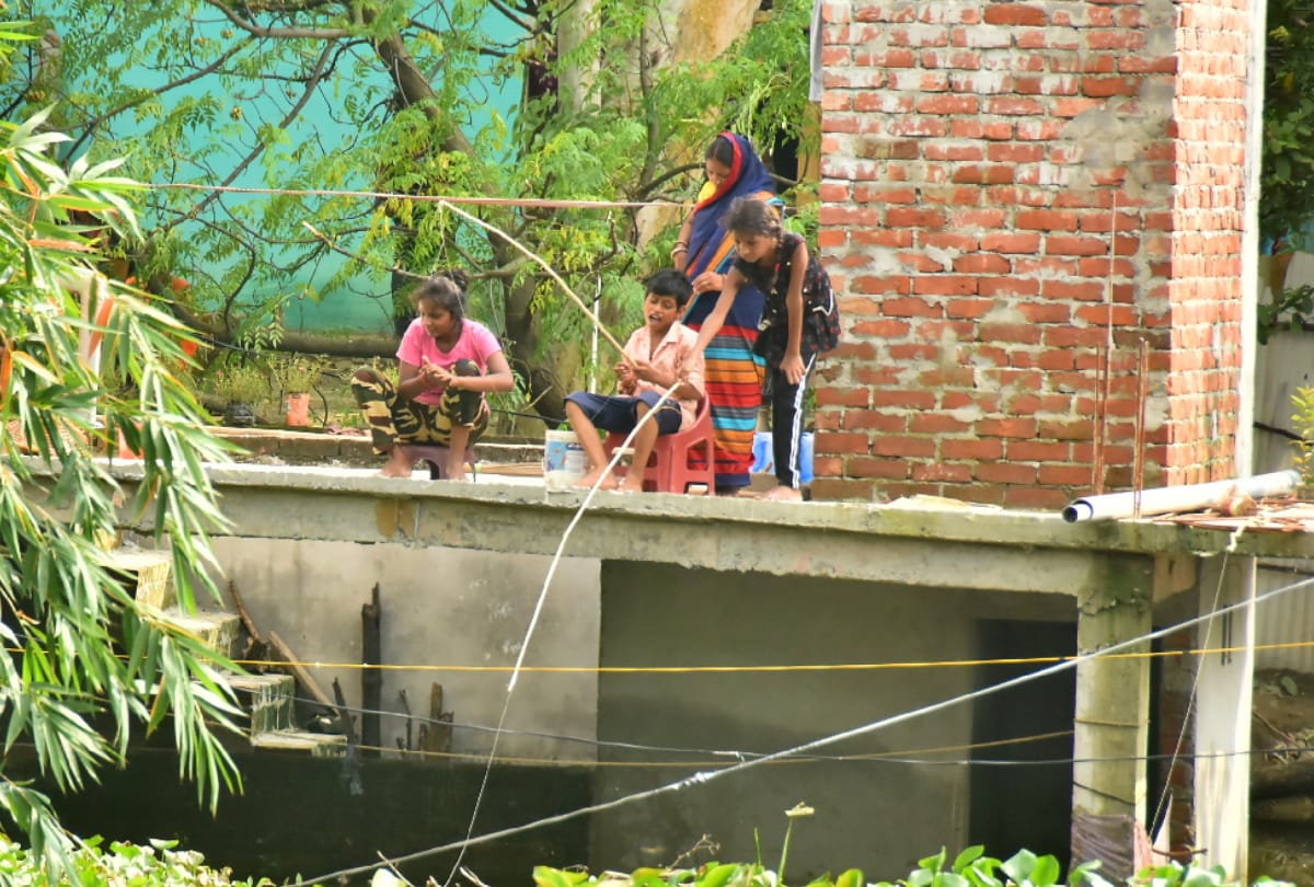 Heavy rain in Gorakhpur problem for flood affected people