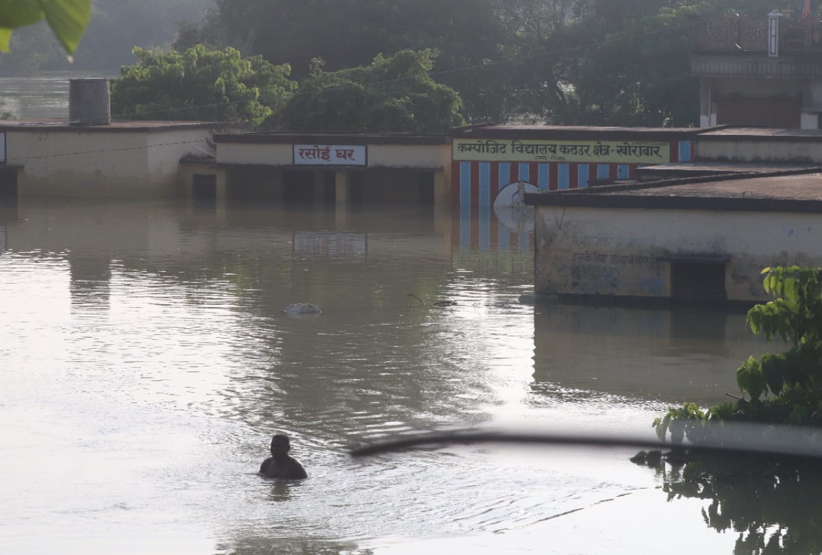 Gorakhpur flood news Classes suspended after 205 council schools hit by flood waters in Gorakhpur