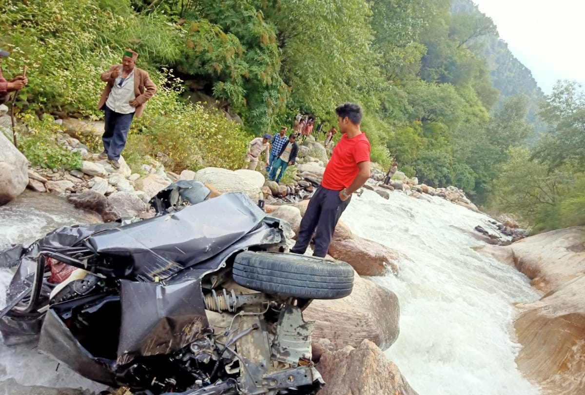 car accident in Yula Link Road kinnaur, couple died, daughter missing