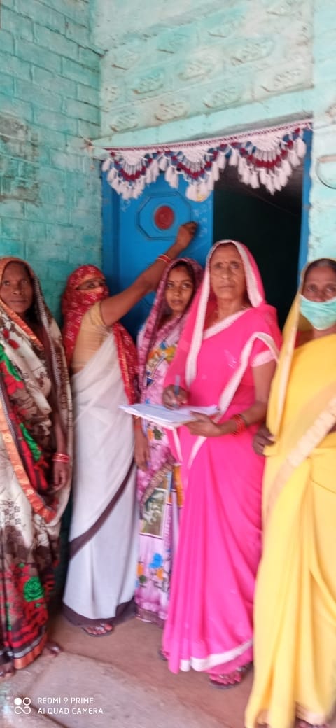 team gives dastak to ghar ghar