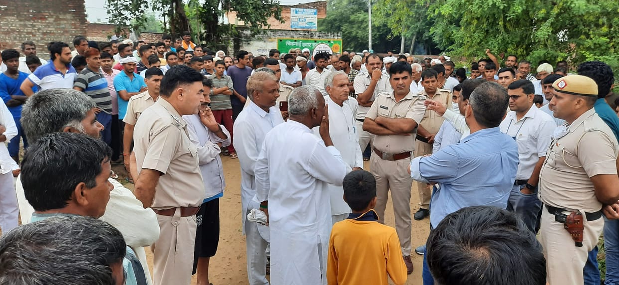 There was a ruckus with the SDM and other officers regarding the removal of possession from Johad's land.