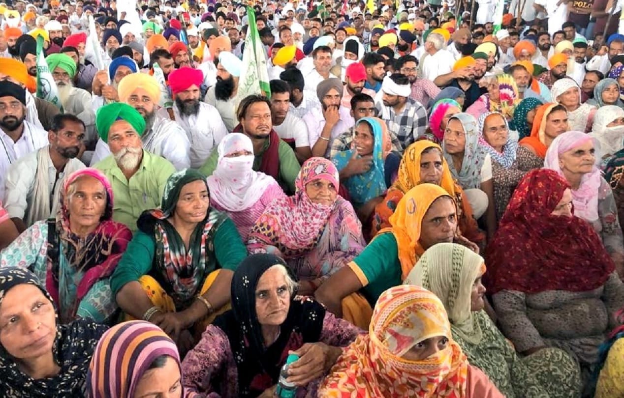see in picture farmers protest in karnal,