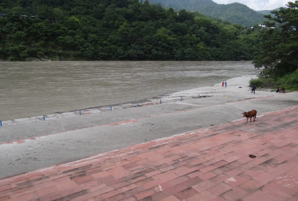 Rishikesh News: No security Arrangements on Ganga ghats For Tourist photos
