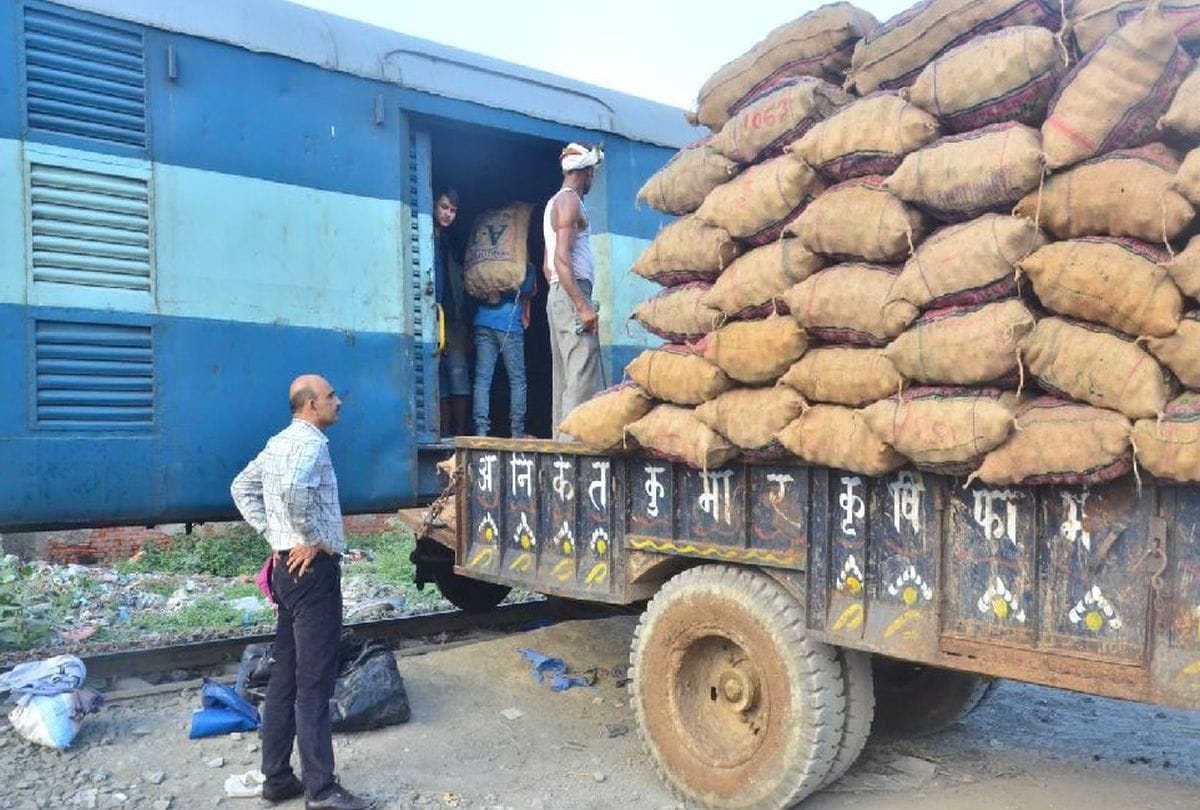 first farmer train from Agra leaves for Chhangsari