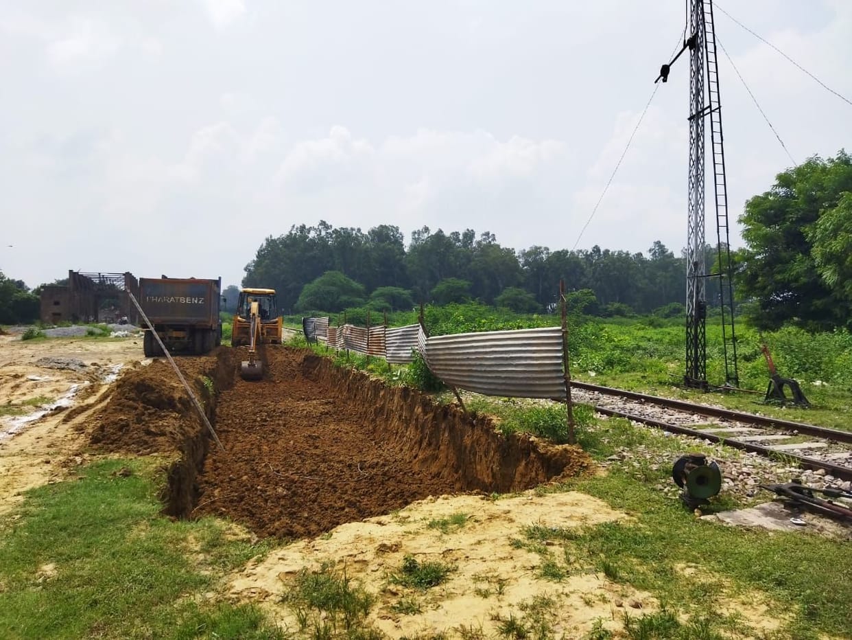 Construction of workshop with two new railway tracks