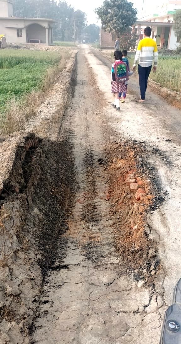 The roads of the village were damaged due to the movement of heavy vehicles engaged in the construction of Purvanchal Expressway.