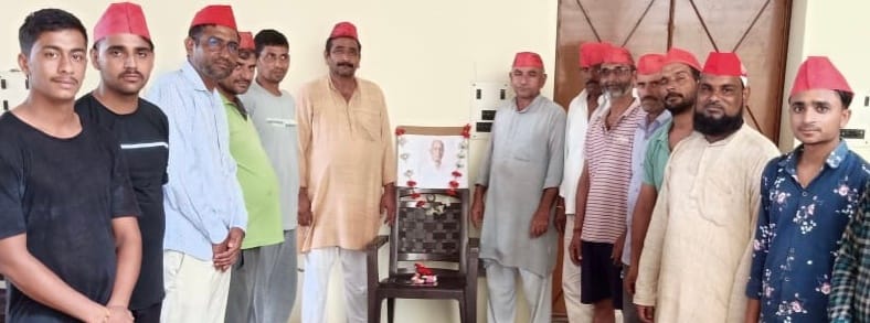 SP workers remember SRS Yadav on his first death anniversary
