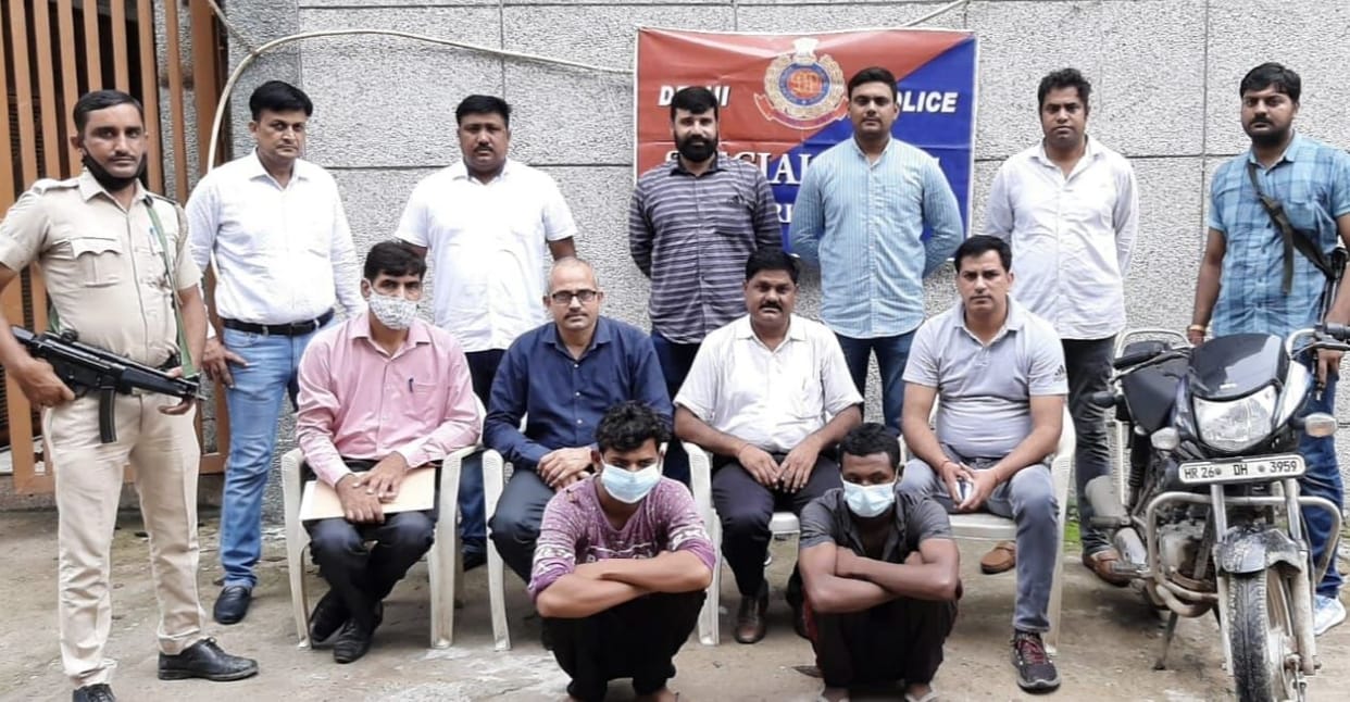 To repay the loan of five lakhs, extortion of ten lakhs was sought from the owner, two arrested