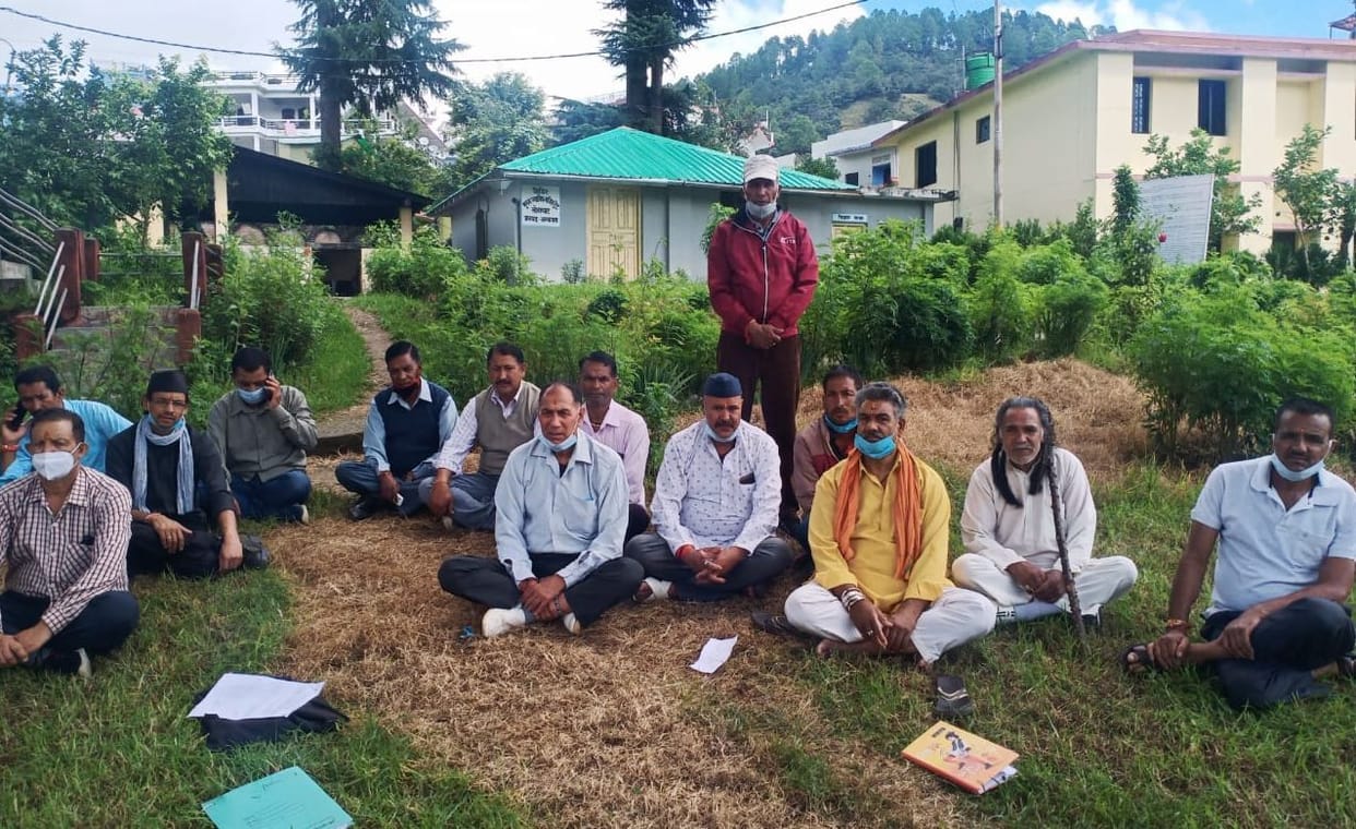 Allegation of occupation of Riseshwar temple Dharamshala, demand for removal of Swami Mohananand Teerth from Dharamshala