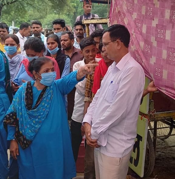 CHC nurses reached the tent and created a ruckus against the people sitting in the Mahapanchayat