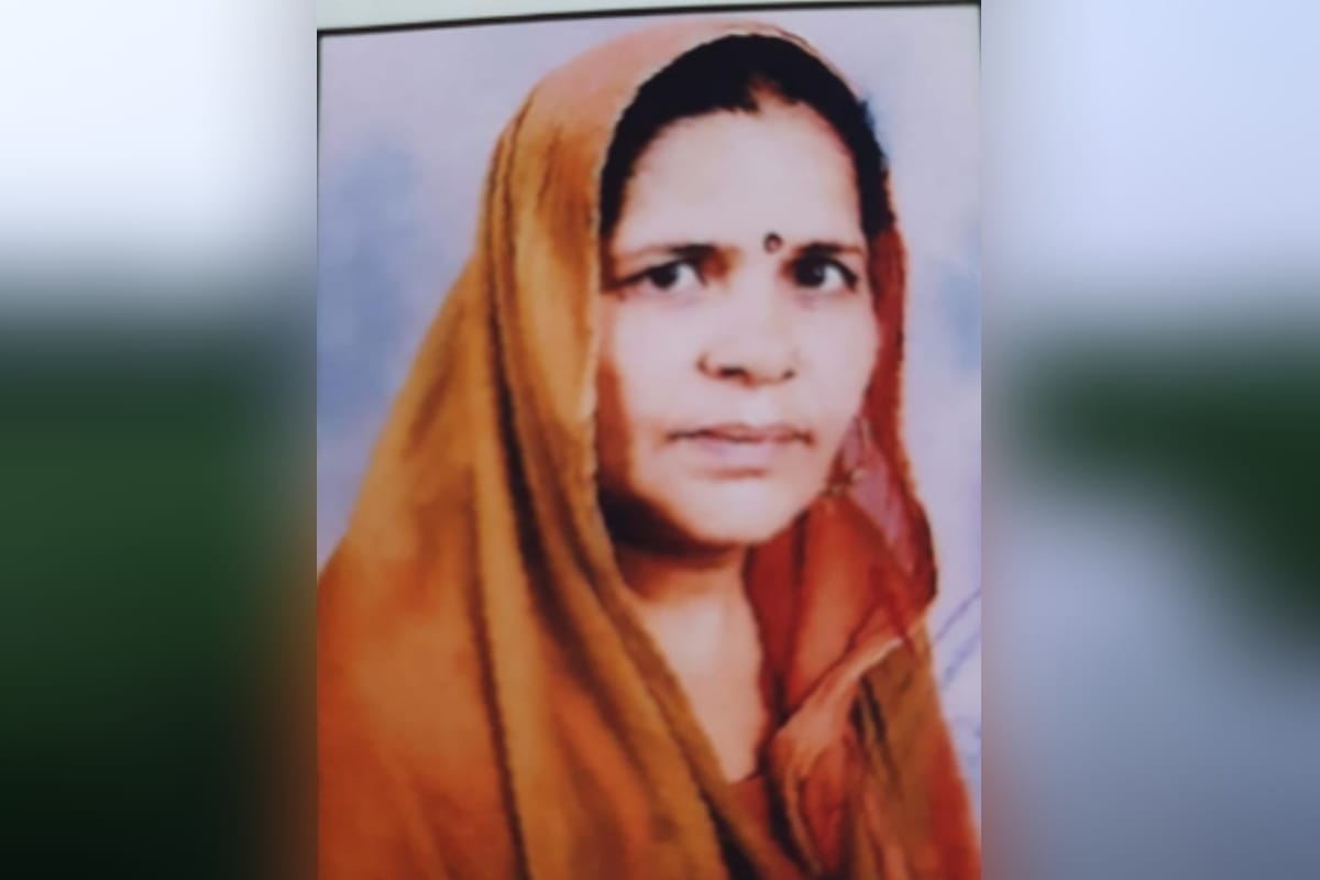 UP: wife of a BJP leader fell from the roof, died Due to the terror of monkeys in Shamli