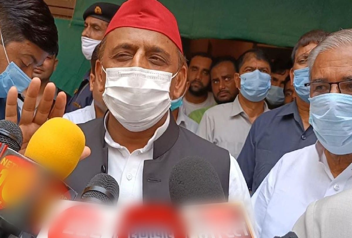 Akhilesh Yadav says jawans and farmers are in trouble under BJP rule