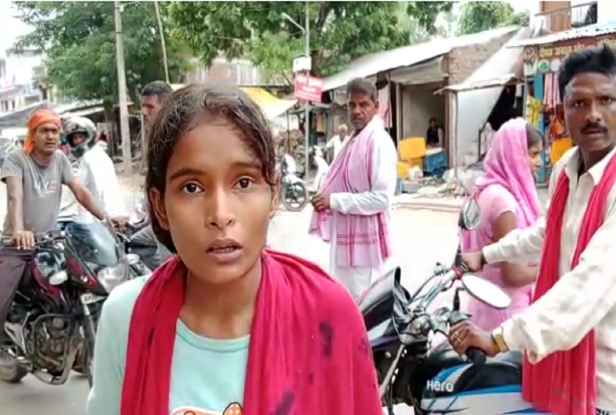 Video of a Chappal Girl in Raebareilly goes viral after Lucknow Thappad girl case 