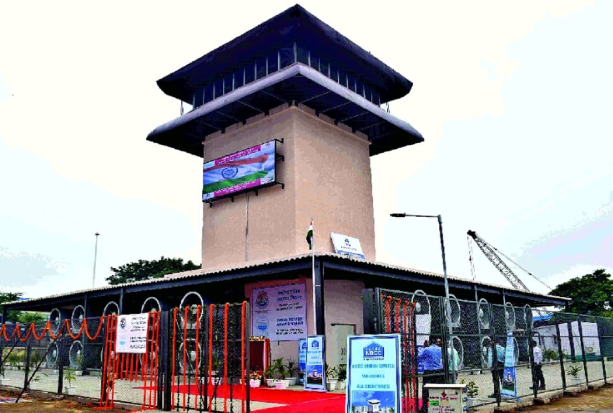 Smog tower will purify the air of Anand Vihar