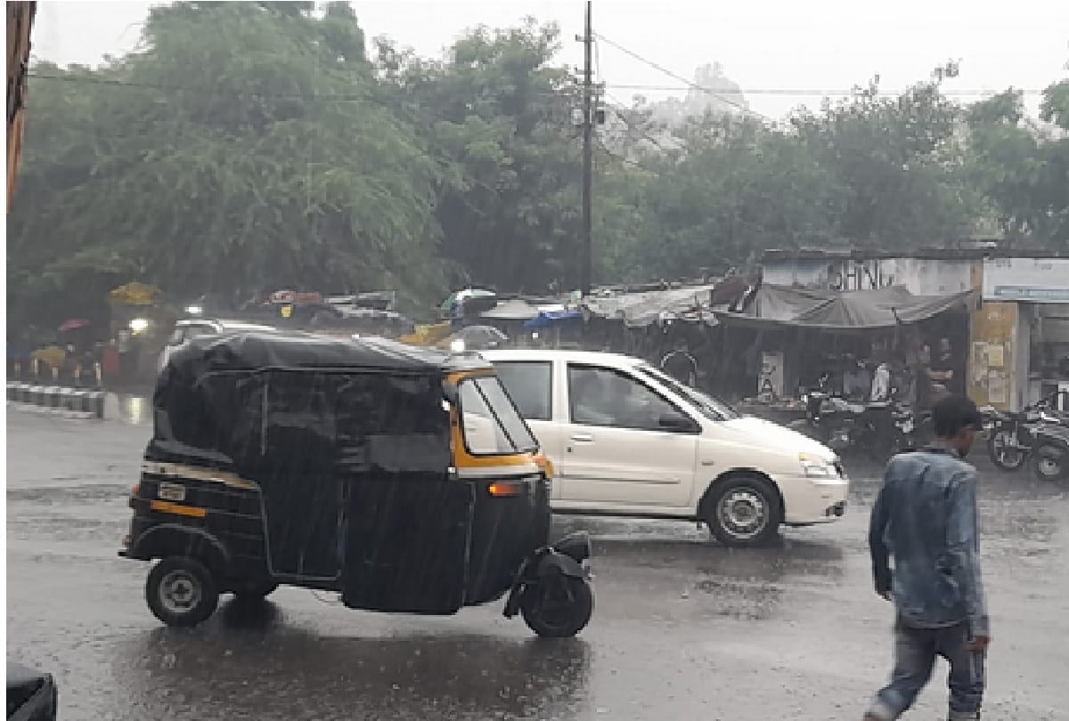 Jammu-Kashmir: Due to incessant rains, water in the roads and streets, the weather will be disturbed till September 11