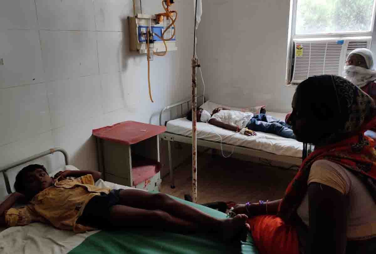 Viral Fever In Children Take This Caution Pediatric Ward Full in etah