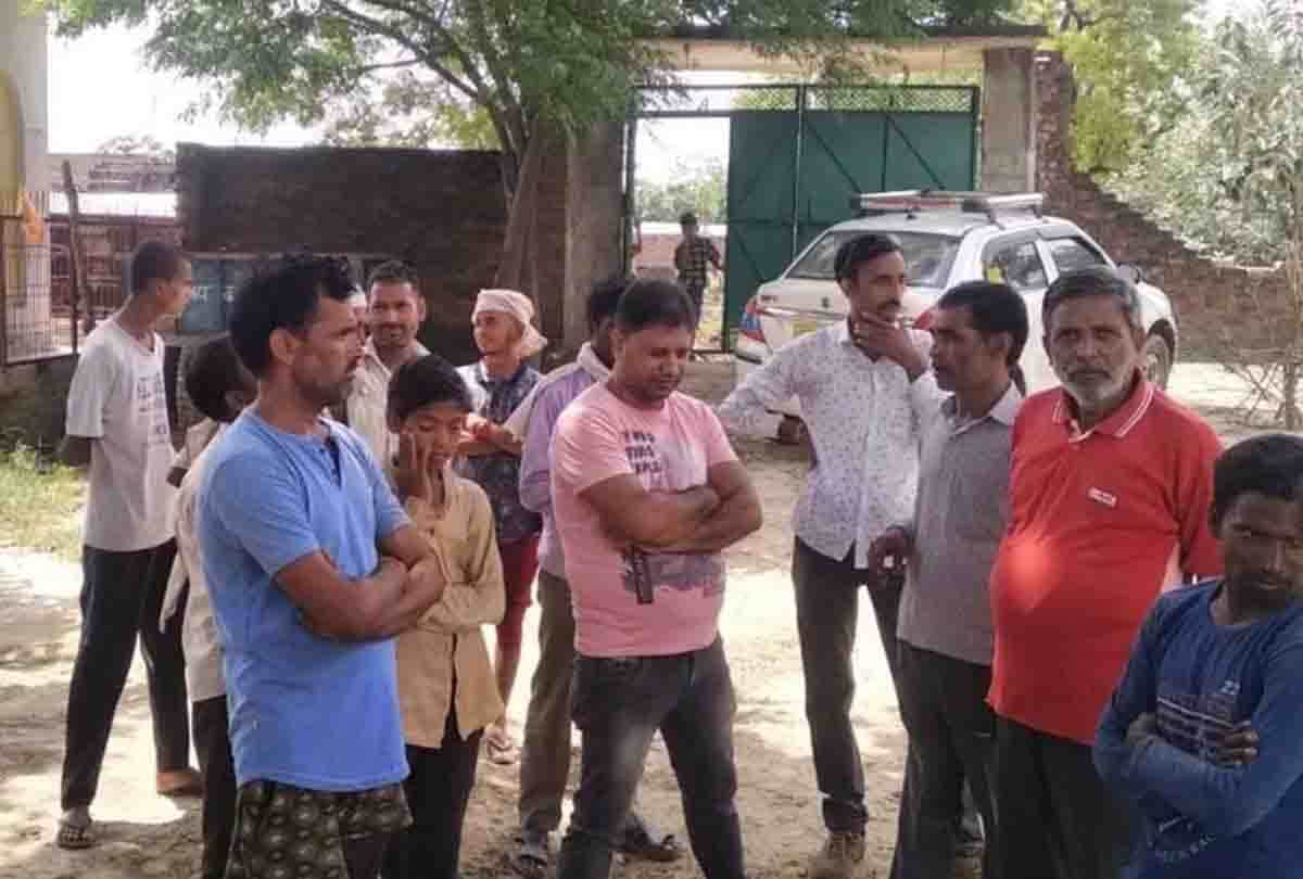 Treasure found in Auraiya, Gold coins came out while digging the field, news update