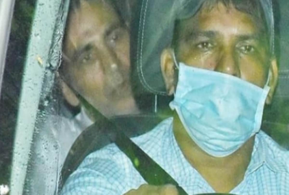 Akshay Kumar Mother Funeral bollywood celebs arrive for Aruna bhatia last rites