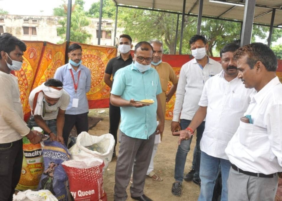 Political organizations will not be able to distribute food