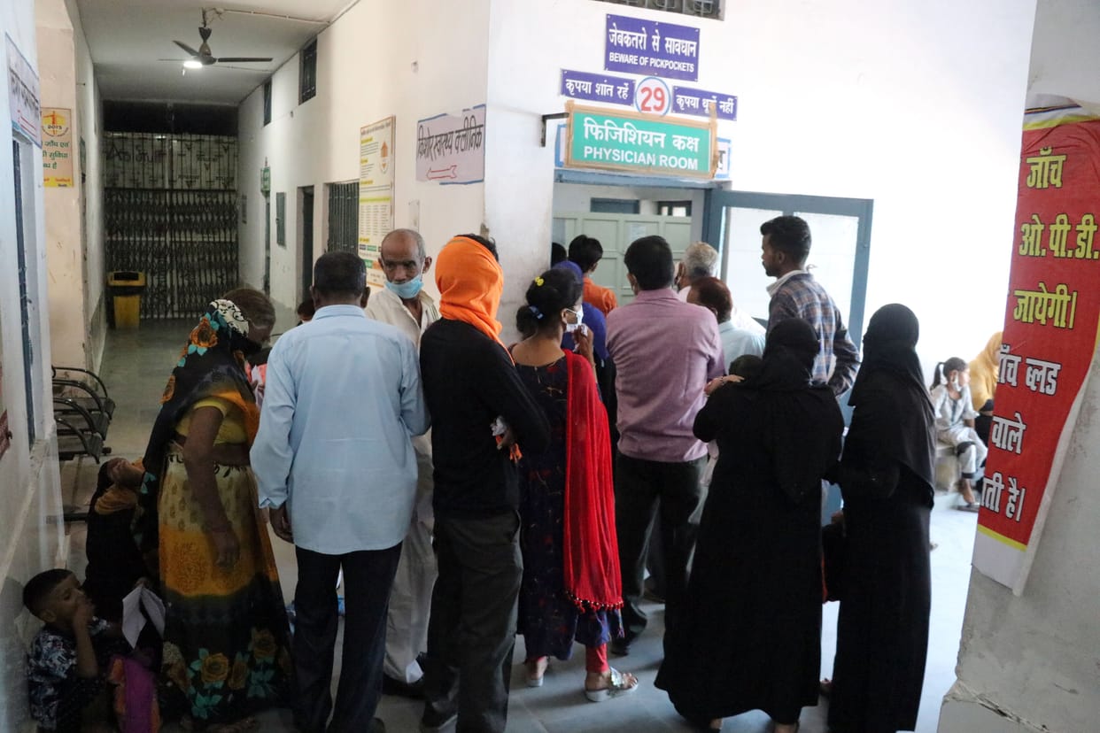389 fever patients found in a day in the district