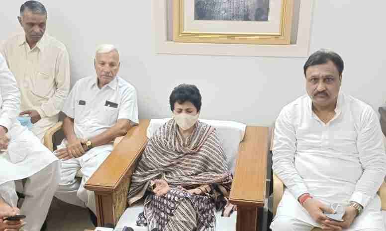 Government's anger increased, giving orders to break the head: Sailja