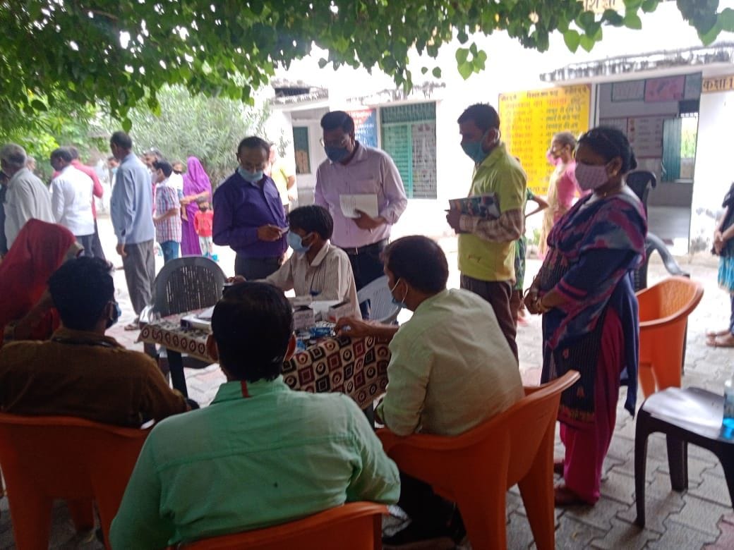 Mathura: Now fever spread in Rahimpur village adjacent to Hathiyabali